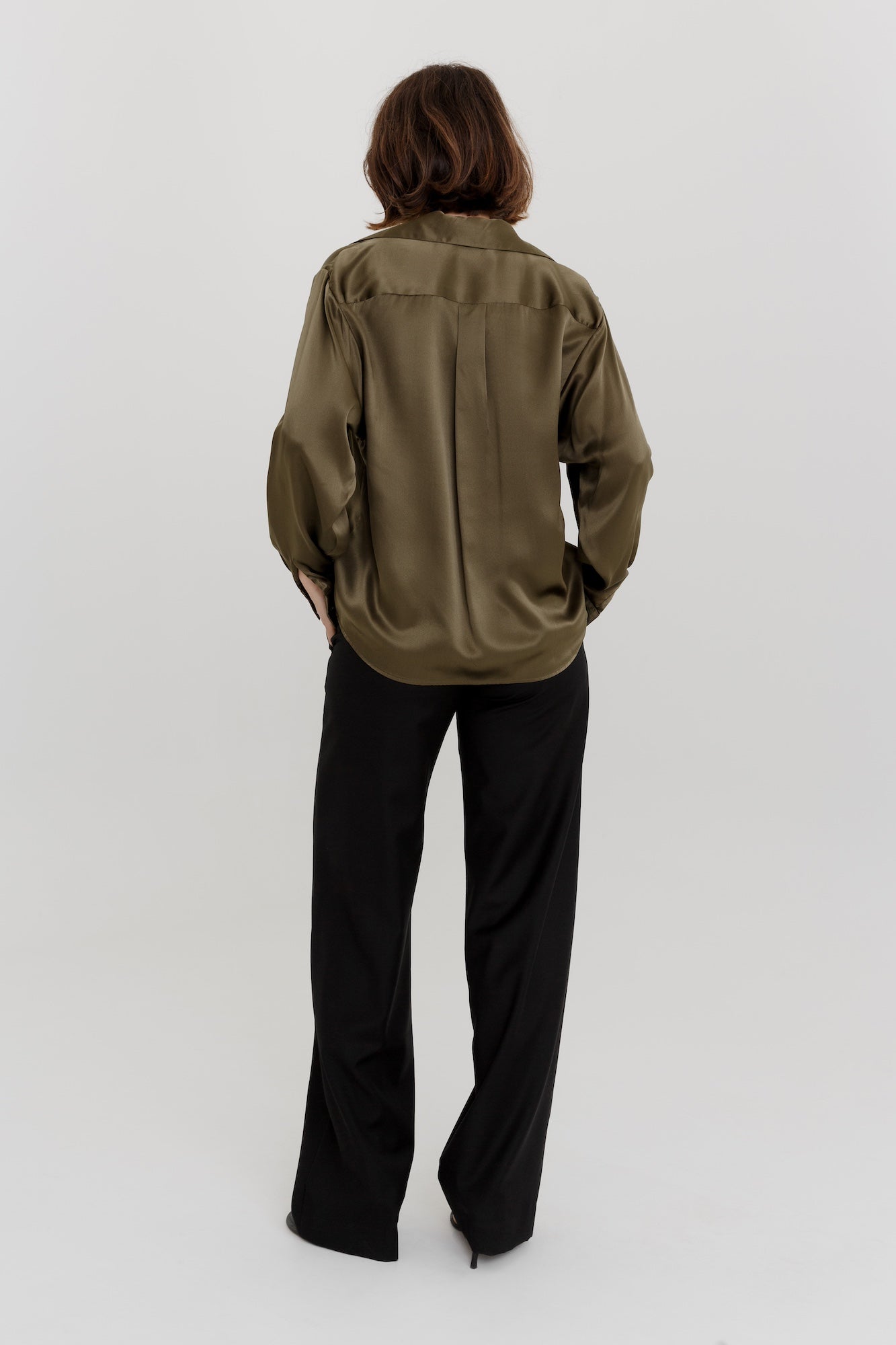 Classic Silk Shirt in Olive | SAINT